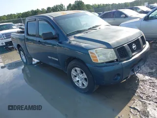 2007 Nissan Titan XE z VIN 1N6BA07A47N200331, wystawiony jako IAAI lot #42459958 z przebiegiem 379 756 mil mil oraz . Historia ofert i sprzedaży dostępna na DreamBid. Obrazek 1.