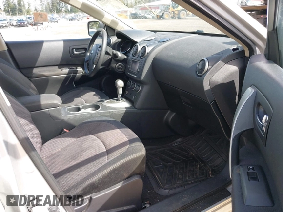 2011 Nissan Rogue S z VIN JN8AS5MVXBW670192, wystawiony jako IAAI lot #42007704 z przebiegiem 215 025 mil mil oraz . Historia ofert i sprzedaży dostępna na DreamBid. Obrazek 5.