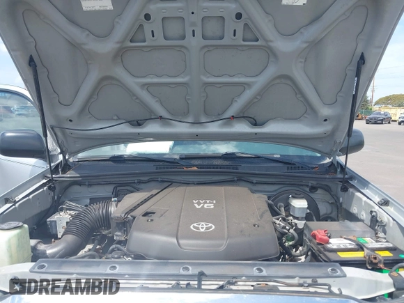 2005 Toyota Tacoma z VIN 5TEUU42N45Z035010, wystawiony jako IAAI lot #41916068 z przebiegiem 225 642 mil mil oraz . Historia ofert i sprzedaży dostępna na DreamBid. Obrazek 10.