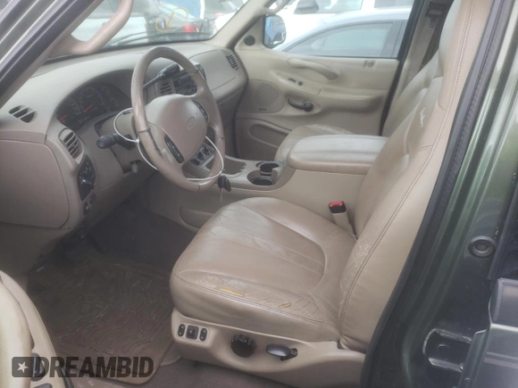 2000 Ford Expedition Eddie Bauer с VIN 1FMRU17L8YLA73107, выставлен на аукционе Copart как лот 44143455 с пробегом 232 826 миль миль и Списание • Salvage title. История ставок и продаж доступна на DreamBid. Изображение 7.