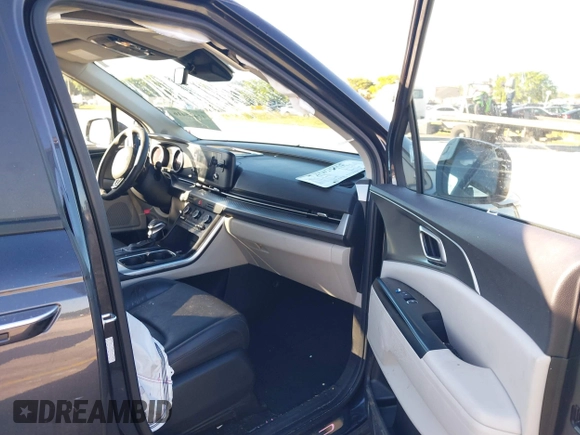 2023 Kia Carnival LX with VIN KNDNB4H3XP6226740, listed as a IAAI auction lot 41425416 with 28,846 mi miles. Bid and sale history available at carsss.com. Image 5.