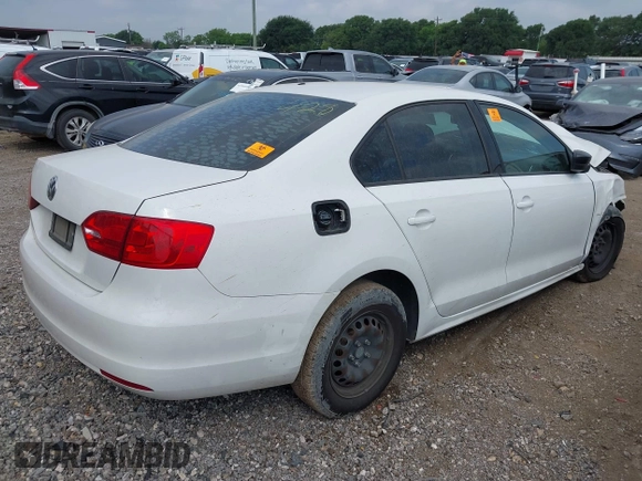 2013 Volkswagen Jetta S z VIN 3VW2K7AJ2DM236653, wystawiony jako IAAI lot #42163312 z przebiegiem 133 000 mil mil oraz . Historia ofert i sprzedaży dostępna na DreamBid. Obrazek 4.