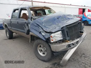2007 Ford F-250 XL z VIN 1FTSW21P57EA59895, wystawiony jako IAAI lot #41506802 z przebiegiem 293 173 mil mil oraz . Historia ofert i sprzedaży dostępna na DreamBid. Obrazek 6.