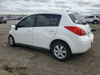 2009 Nissan Versa SL z VIN 3N1BC13E09L388802, wystawiony jako Copart lot #53904985 z przebiegiem 134 342 mil mil oraz Szkoda całkowita • Salvage title. Historia ofert i sprzedaży dostępna na DreamBid. Obrazek 2.