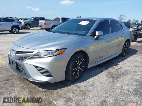 2019 Toyota Camry LE z VIN 4T1B11HK6KU741715, wystawiony jako IAAI lot #42392445 z przebiegiem 138 201 mil mil oraz . Historia ofert i sprzedaży dostępna na DreamBid. Obrazek 17.