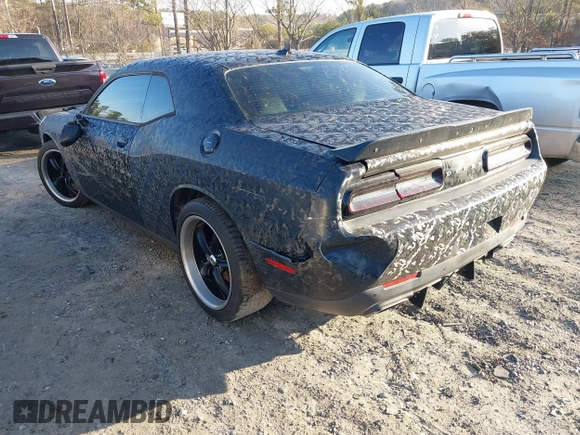 2016 Dodge Challenger R/T Scat Pack z VIN 2C3CDZFJ5GH177997, wystawiony jako IAAI lot #41470614 z przebiegiem 52 728 mil mil oraz . Historia ofert i sprzedaży dostępna na DreamBid. Obrazek 3.