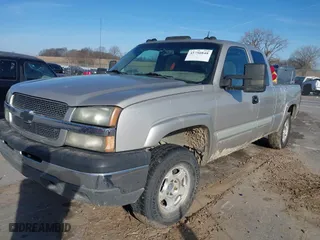 2005 Chevrolet Silverado 1500 Z71 with VIN 1GCEK19B75E145945, listed as a IAAI auction lot 41750848 with 249,538 mi miles. Bid and sale history available at carsss.com. Image 2.