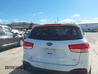2018 Kia Sorento LX with VIN 5XYPGDA36JG389698, listed as a IAAI auction lot 40463225 with 120,088 mi miles. Bid and sale history available at carsss.com. Image 16.