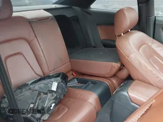 2010 Audi A5 Premium Plus z VIN WAULFAFR6AA002531, wystawiony jako IAAI lot #42326660 z przebiegiem Nie podano mil oraz . Historia ofert i sprzedaży dostępna na DreamBid. Obrazek 8.