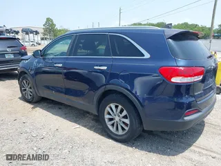 2016 Kia Sorento LX with VIN 5XYPG4A50GG011189, listed as a IAAI auction lot 39441270 with 216,890 mi miles. Bid and sale history available at carsss.com. Image 3.