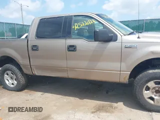 2004 Ford F-150 XLT z VIN 1FTPW145X4KA58345, wystawiony jako IAAI lot #42522422 z przebiegiem Nie podano mil oraz . Historia ofert i sprzedaży dostępna na DreamBid. Obrazek 6.