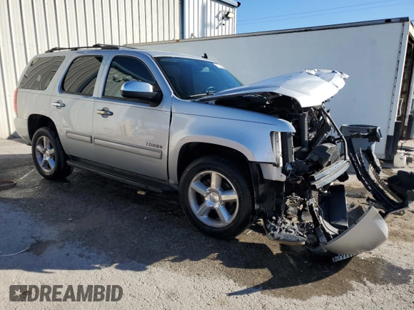 2013 Chevrolet Tahoe LS z VIN 1GNSKAE04DR332680, wystawiony jako Copart lot #81899914 z przebiegiem 216 063 mil mil oraz Szkoda całkowita • Salvage title. Historia ofert i sprzedaży dostępna na DreamBid. Obrazek 4.