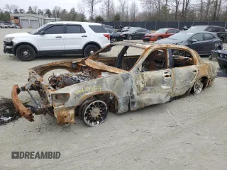 2002 Lincoln Town Car Signature z VIN 1LNHM82W42Y611656, wystawiony jako Copart lot #49305435 z przebiegiem Nie podano mil oraz Szkoda całkowita • Salvage title. Historia ofert i sprzedaży dostępna na DreamBid. Obrazek 1.