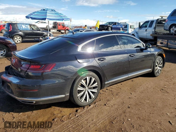 2019 Volkswagen Arteon SE z VIN WVWBR7AN4KE028231, wystawiony jako Copart lot #40588334 z przebiegiem 50 450 mil mil oraz . Historia ofert i sprzedaży dostępna na DreamBid. Obrazek 3.