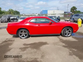 2009 Dodge Challenger R/T z VIN 2B3LJ54T89H588042, wystawiony jako IAAI lot #42122055 z przebiegiem Nie podano mil oraz . Historia ofert i sprzedaży dostępna na DreamBid. Obrazek 12.