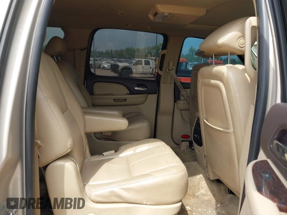 2008 GMC Yukon XL z VIN 1GKFK66878J168801, wystawiony jako IAAI lot #42270097 z przebiegiem 249 455 mil mil oraz . Historia ofert i sprzedaży dostępna na DreamBid. Obrazek 8.