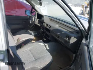 1990 Isuzu Pickup S z VIN JAACL11L6L7206171, wystawiony jako IAAI lot #42214364 z przebiegiem 75 057 mil mil oraz . Historia ofert i sprzedaży dostępna na DreamBid. Obrazek 5.