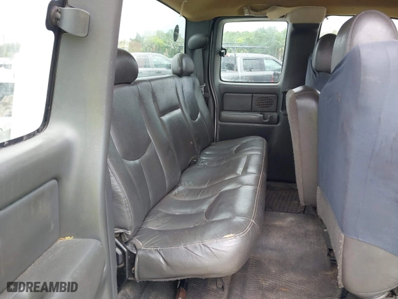 2003 Chevrolet Silverado 1500 LS with VIN 2GCEK19V631248623, listed as a IAAI auction lot 41980183 with 164,347 mi miles. Bid and sale history available at carsss.com. Image 8.