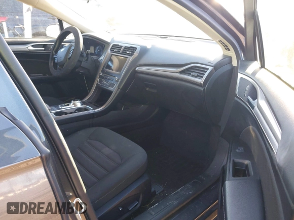 2018 Ford Fusion SE with VIN 3FA6P0HD8JR283073, listed as a IAAI auction lot 41823858 with 61,290 mi miles. Bid and sale history available at carsss.com. Image 5.