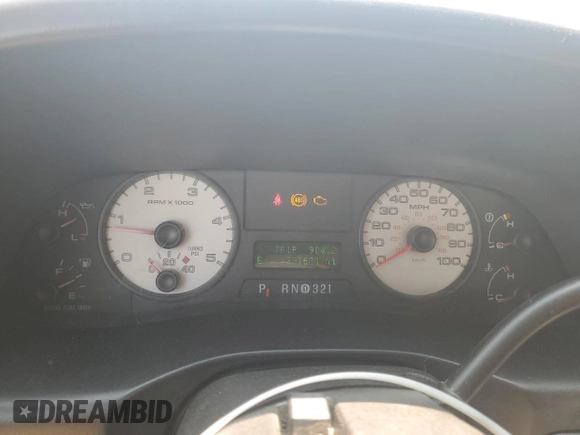 2006 Ford F-350 XL z VIN 1FTWW31P56EC54921, wystawiony jako Copart lot #60072945 z przebiegiem 297 681 mil mil oraz Szkoda całkowita • Salvage title. Historia ofert i sprzedaży dostępna na DreamBid. Obrazek 9.