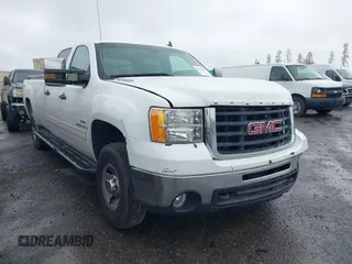 2008 GMC Sierra 3500HD SRW SLT z VIN 1GTHK33648F182602, wystawiony jako IAAI lot #41791227 z przebiegiem 385 336 mil mil oraz . Historia ofert i sprzedaży dostępna na DreamBid. Obrazek 1.