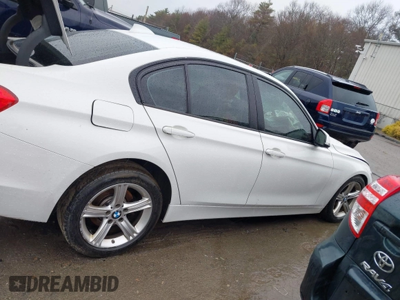 2014 BMW 3 Series 328i xDrive with VIN WBA3B5C56EF599323, listed as a IAAI auction lot 41853533 with 114,358 mi miles. Bid and sale history available at carsss.com. Image 13.