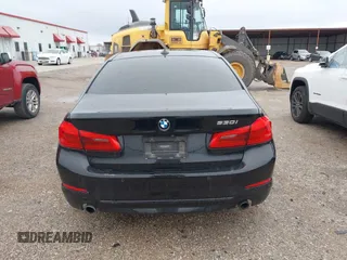 2019 BMW 5 Series 530i z VIN WBAJA5C52KWW06869, wystawiony jako IAAI lot #41494078 z przebiegiem 71 415 mil mil oraz . Historia ofert i sprzedaży dostępna na DreamBid. Obrazek 16.