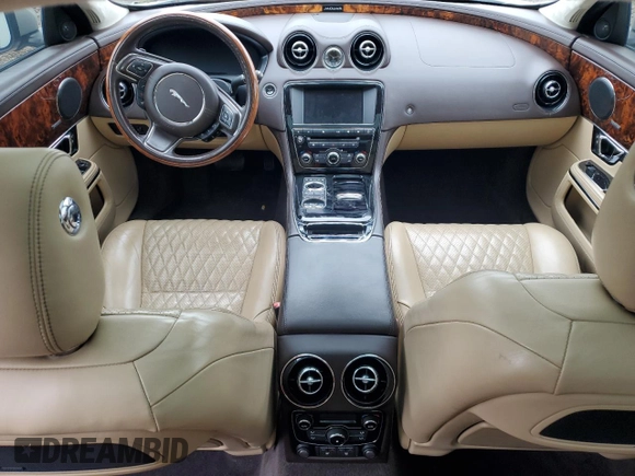 2017 Jaguar XJ with VIN SAJWJ2GD1H8W04196, listed as a Copart auction lot 42312835 with 0 mi miles and Clean Title. Bid and sale history available at carsss.com. Image 8.
