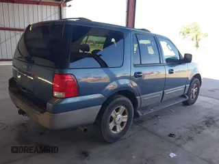 2003 Ford Expedition Special Service with VIN 1FMFU16L53LC22957, listed as a IAAI auction lot 41880554 with 330,265 mi miles. Bid and sale history available at carsss.com. Image 4.