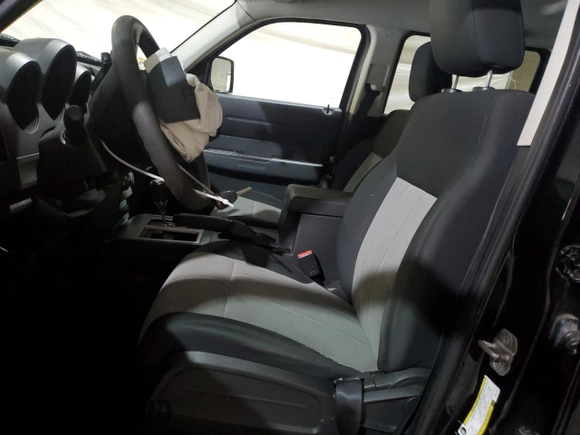 2009 Dodge Nitro SE с VIN 1D8GU28K89W531530, выставлен на аукционе Copart как лот 64177005 с пробегом 99 861 миль миль и Чистый • Clean title. История ставок и продаж доступна на DreamBid. Изображение 7.