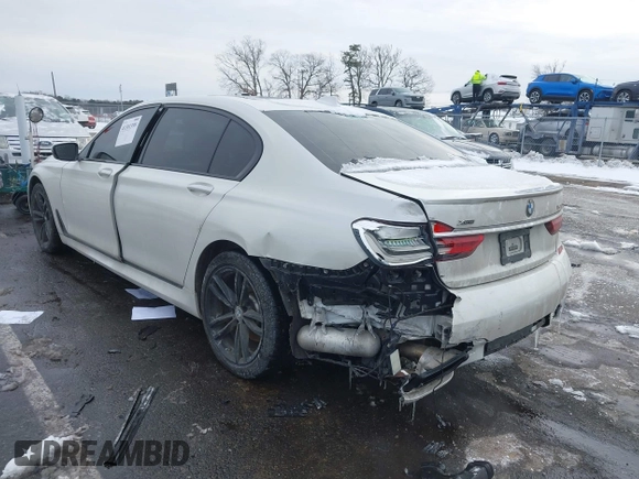 2018 BMW 7 Series 740i xDrive with VIN WBA7E4C59JGV23876, listed as a IAAI auction lot 41381398 with 106,675 mi miles. Bid and sale history available at carsss.com. Image 6.