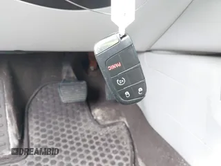 2017 Jeep Renegade Altitude z VIN ZACCJBBB5HPG34172, wystawiony jako IAAI lot #41790112 z przebiegiem 92 148 mil mil oraz . Historia ofert i sprzedaży dostępna na DreamBid. Obrazek 11.