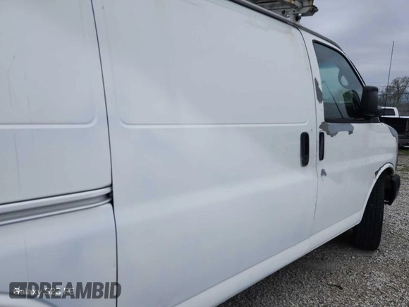 2010 Chevrolet Express Cargo z VIN 1GCZGFBAXA1154612, wystawiony jako IAAI lot #41989064 z przebiegiem 186 607 mil mil oraz . Historia ofert i sprzedaży dostępna na DreamBid. Obrazek 1.