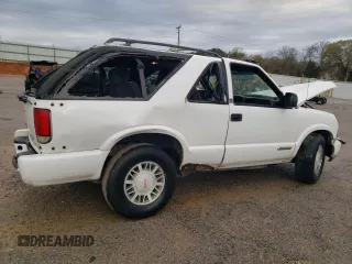 2001 GMC Jimmy SLS Comfort/Convenience with VIN 1GKCT18W31K189014, listed as a Copart auction lot 50919055 with 148,556 mi miles and Salvage Title. Bid and sale history available at carsss.com. Image 3.