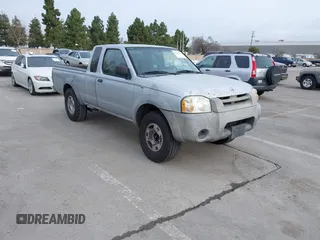 2002 Nissan Frontier XE z VIN 1N6DD26SX2C385558, wystawiony jako IAAI lot #41608151 z przebiegiem 301 399 mil mil oraz . Historia ofert i sprzedaży dostępna na DreamBid. Obrazek 1.