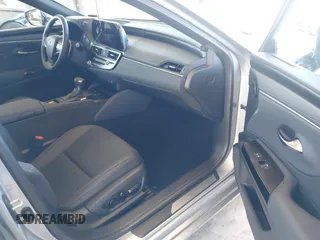 2025 Lexus ES with VIN 58ADA1C15SU056203, listed as a IAAI auction lot 41562137 with 228 mi miles. Bid and sale history available at carsss.com. Image 5.