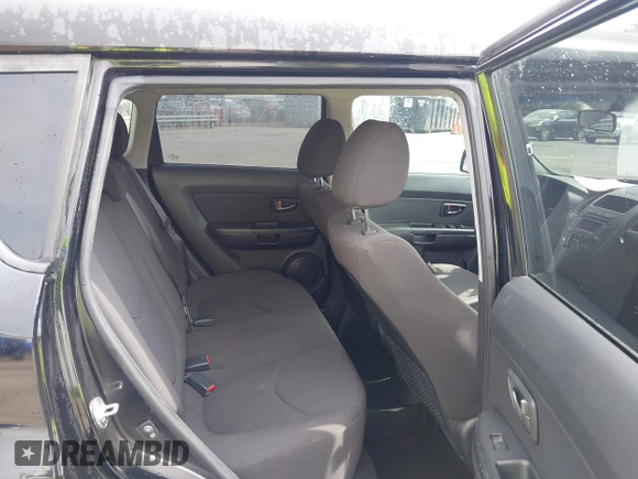 2013 Kia Soul with VIN KNDJT2A53D7621358, listed as a IAAI auction lot 41800278 with 89,452 mi miles. Bid and sale history available at carsss.com. Image 8.