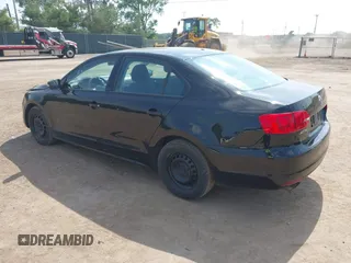 2011 Volkswagen Jetta SE с VIN 3VWDZ7AJ2BM327620, выставлен на аукционе IAAI как лот 42519312 с пробегом 216 071 миль миль и . История ставок и продаж доступна на DreamBid. Изображение 3.