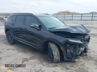 2023 Chevrolet Blazer RS z VIN 3GNKBKRS0PS225810, wystawiony jako IAAI lot #42115702 z przebiegiem 36 393 mil mil oraz . Historia ofert i sprzedaży dostępna na DreamBid. Obrazek 1.