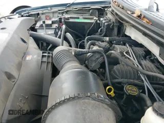 2007 Ford F-150 XL с VIN 1FTRF12267KB72638, выставлен на аукционе IAAI как лот 42806043 с пробегом 299 688 миль миль и . История ставок и продаж доступна на DreamBid. Изображение 14.