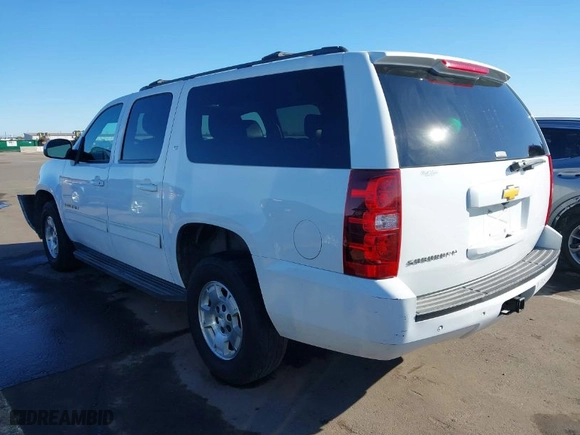 2014 Chevrolet Suburban LT with VIN 1GNSKJE75ER212434, listed as a IAAI auction lot 41681972 with 381,890 mi miles. Bid and sale history available at carsss.com. Image 3.
