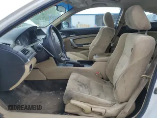 2012 Honda Accord EX z VIN 1HGCS1B70CA022135, wystawiony jako Copart lot #56799685 z przebiegiem 261 083 mil mil oraz Czysty tytuł • Clean title. Historia ofert i sprzedaży dostępna na DreamBid. Obrazek 7.