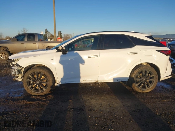 2024 Lexus RX 500h F Sport Performance z VIN 2T2BCMEA1RC012987, wystawiony jako IAAI lot #41365365 z przebiegiem 18 400 mil mil oraz . Historia ofert i sprzedaży dostępna na DreamBid. Obrazek 15.