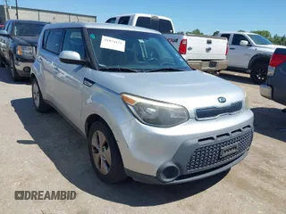 2015 Kia Soul with VIN KNDJN2A20F7794421, listed as a IAAI auction lot 41974119 with 135,758 mi miles. Bid and sale history available at carsss.com. Image 1.