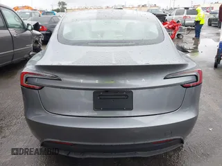 2025 Tesla Model 3 Long Range z VIN 5YJ3E1EA2SF885408, wystawiony jako IAAI lot #41778498 z przebiegiem 1 566 mil mil oraz . Historia ofert i sprzedaży dostępna na DreamBid. Obrazek 16.