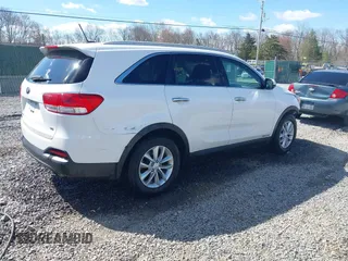 2016 Kia Sorento LX z VIN 5XYPGDA55GG179314, wystawiony jako IAAI lot #42026486 z przebiegiem 116 774 mil mil oraz . Historia ofert i sprzedaży dostępna na DreamBid. Obrazek 4.