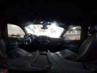 2020 GMC Sierra 1500 Denali z VIN 1GTU9FEL9LZ116486, wystawiony jako IAAI lot #41392384 z przebiegiem 61 283 mil mil oraz . Historia ofert i sprzedaży dostępna na DreamBid. Obrazek 19.