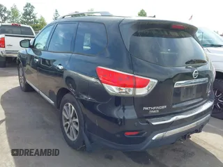 2014 Nissan Pathfinder Platinum with VIN 5N1AR2MM0EC698002, listed as a IAAI auction lot 42074374 with 130,490 mi miles. Bid and sale history available at carsss.com. Image 3.