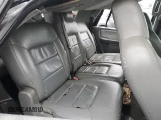2004 Ford Expedition Special Service with VIN 1FMPU15L74LB58881, listed as a Copart auction lot 42565265 with 301,124 mi miles and Non Repairable. Bid and sale history available at carsss.com. Image 11.