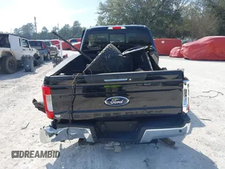 2019 Ford F-250 XL с VIN 1FT7W2B67KEG30369, выставлен на аукционе IAAI как лот 41646594 с пробегом 72 734 миль миль и . История ставок и продаж доступна на DreamBid. Изображение 16.